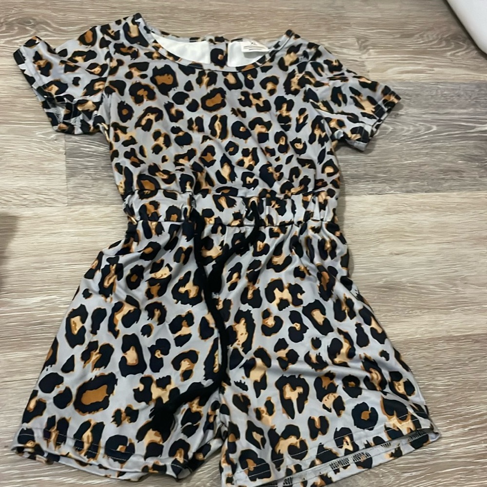 Little girls cheetah romper with tie only worn a few times